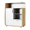 Moderne witte en houten kast met planken en deurtjes