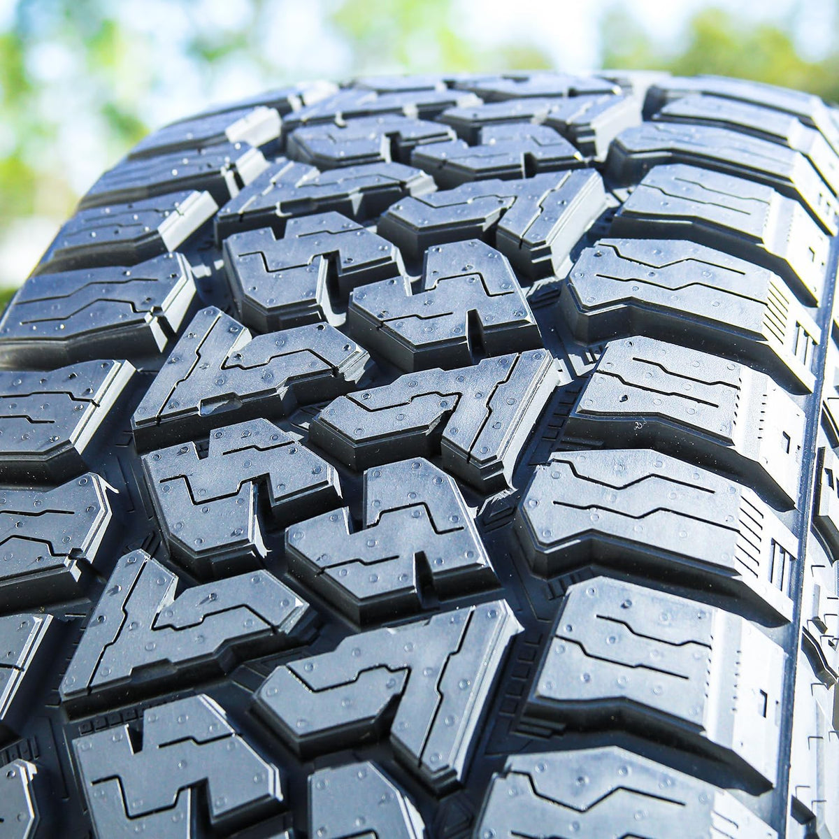 Atlas Tire Priva R/T 275/60R20 116T XL All Season Radial 20 inch Four Tires